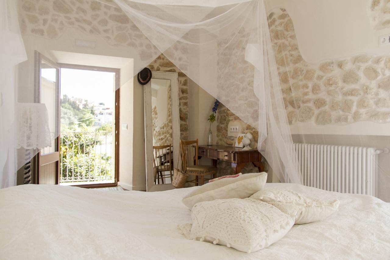 Home Hotel The Pink Pepper Tree Lloseta ภายนอก รูปภาพ