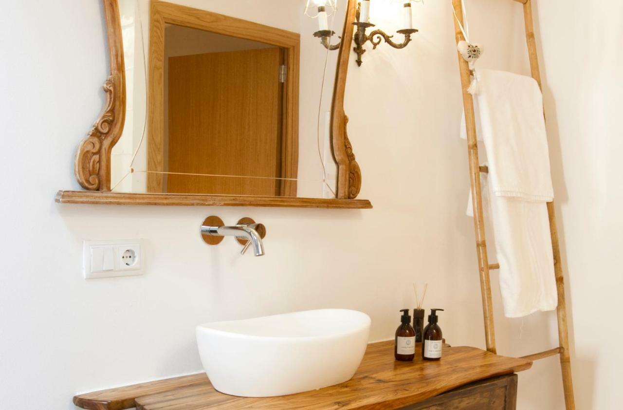 Home Hotel The Pink Pepper Tree Lloseta ภายนอก รูปภาพ